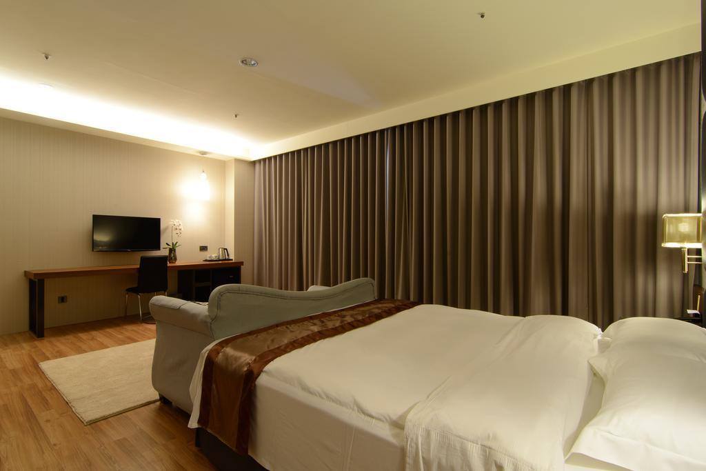 Grand Crystal Hotel Cidade de Hsinchu Quarto foto